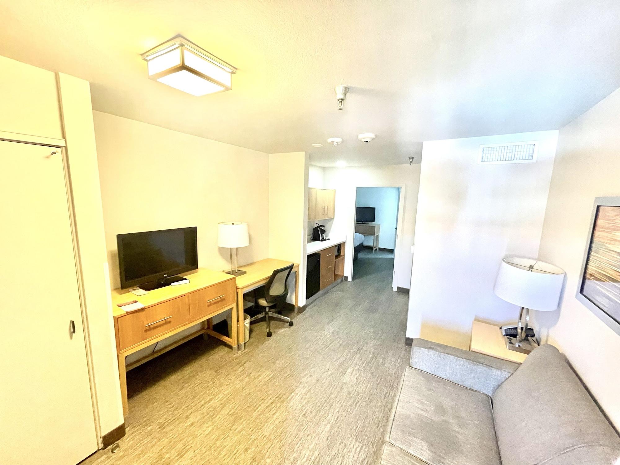 Red Roof Inn Plus & Suites טאמפה מראה חיצוני תמונה