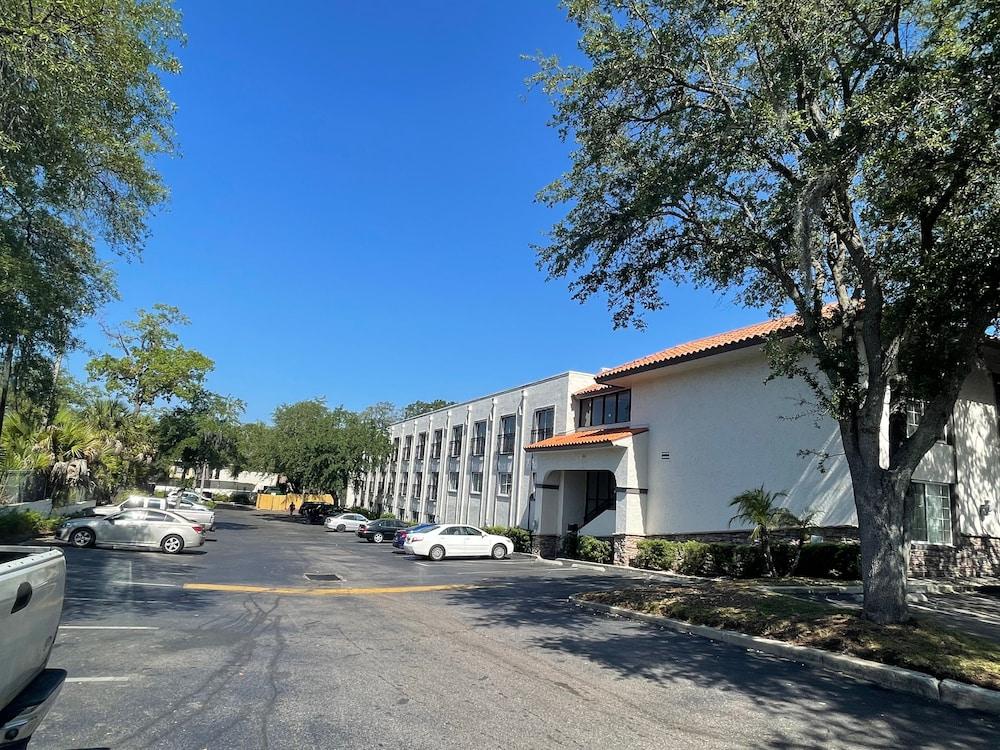 Red Roof Inn Plus & Suites טאמפה מראה חיצוני תמונה