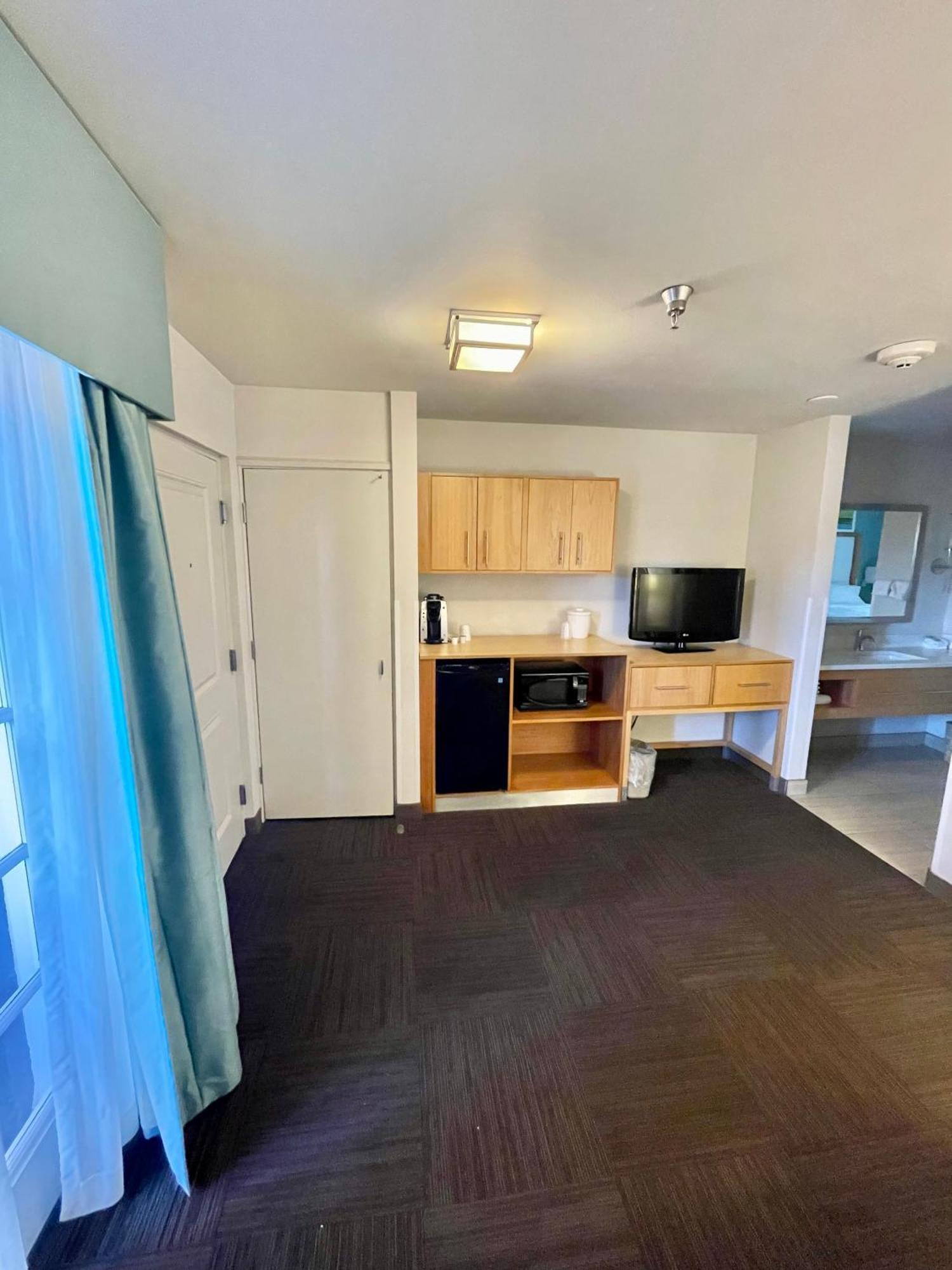 Red Roof Inn Plus & Suites טאמפה חדר תמונה