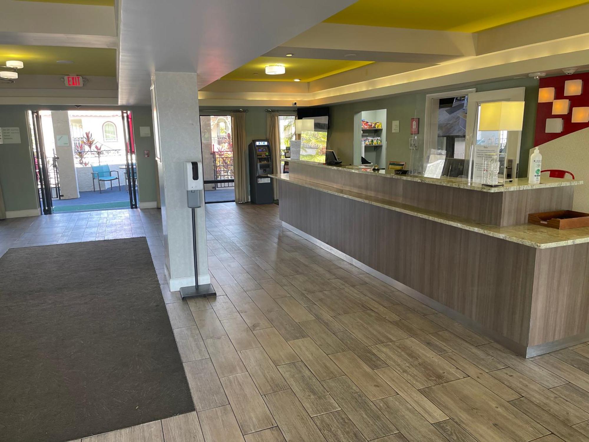 Red Roof Inn Plus & Suites טאמפה מראה חיצוני תמונה
