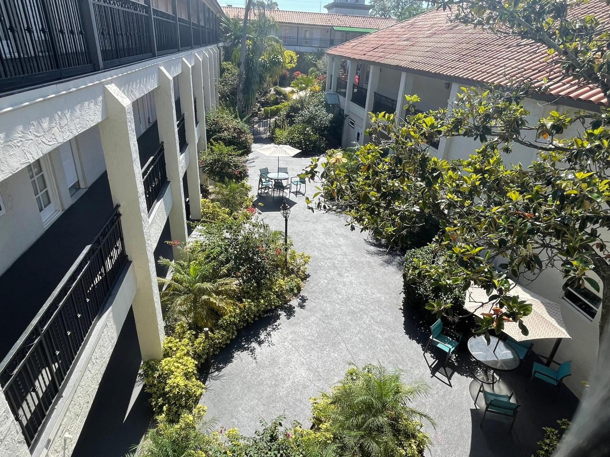 Red Roof Inn Plus & Suites טאמפה מראה חיצוני תמונה