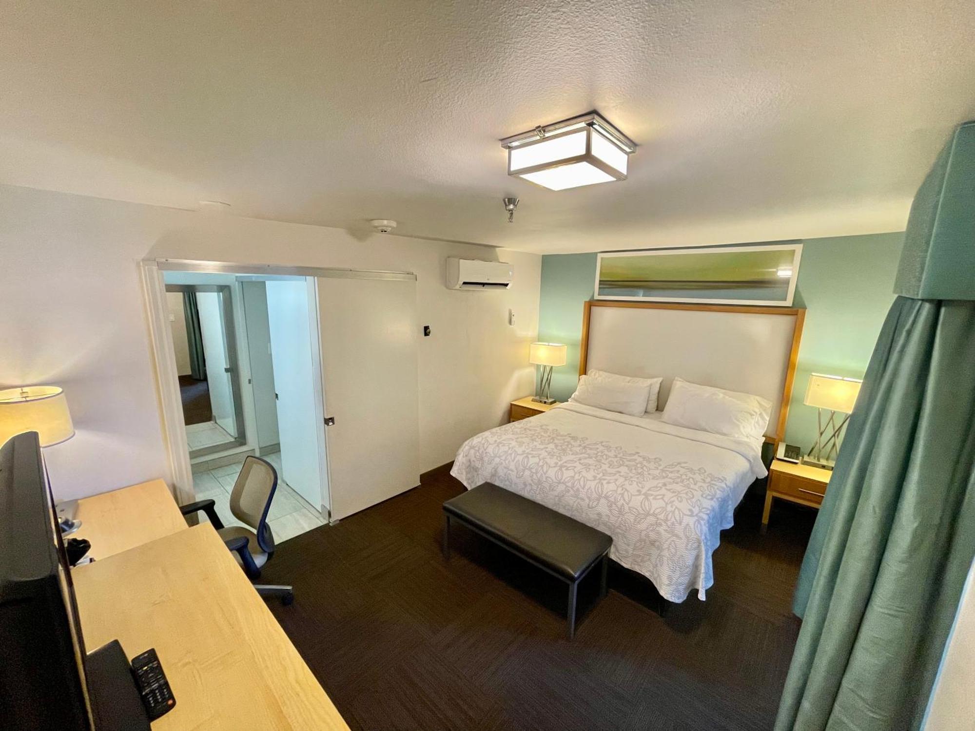 Red Roof Inn Plus & Suites טאמפה חדר תמונה